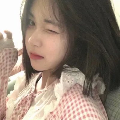 虚情假意封面